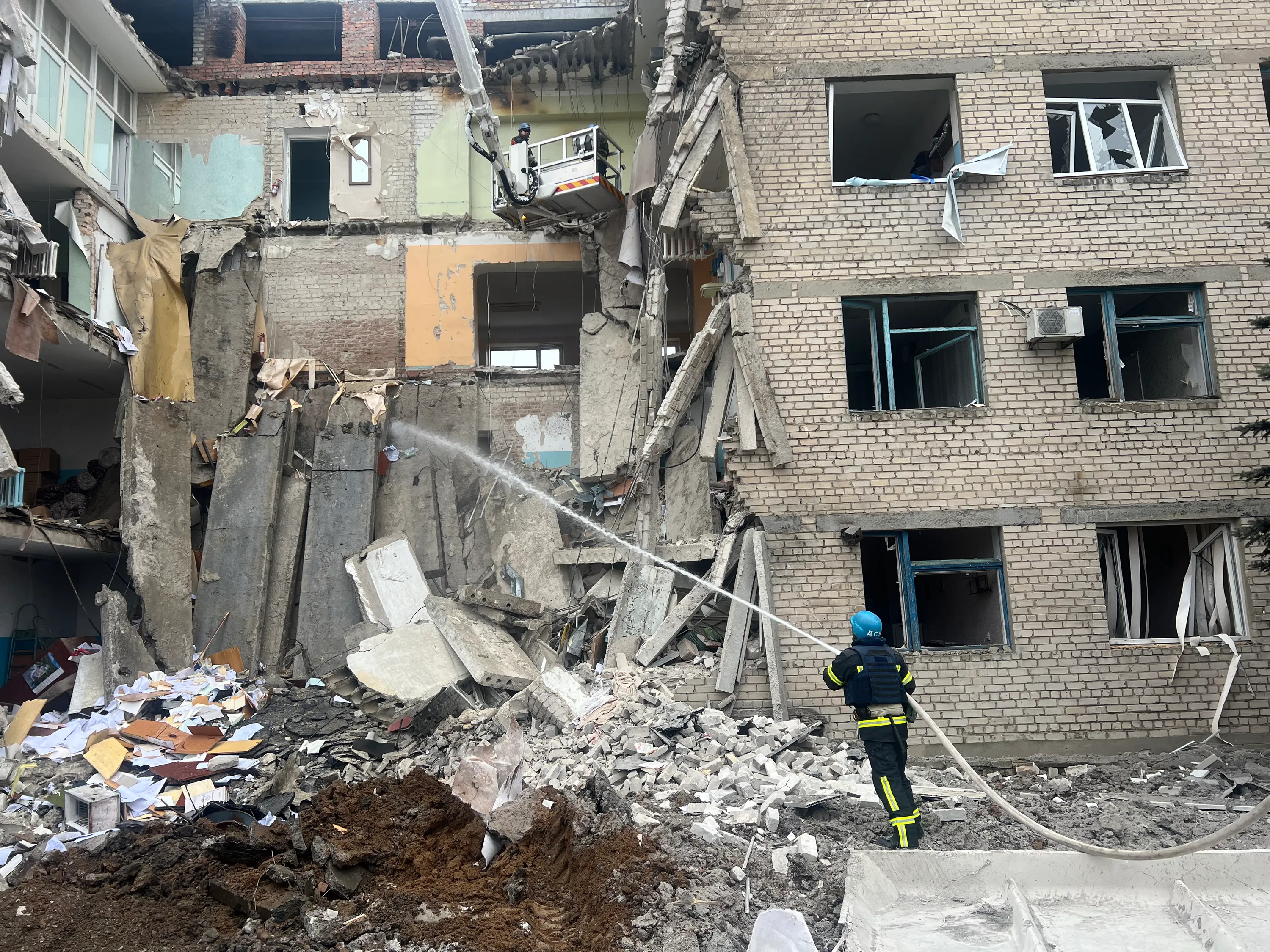 Росіяни вдарили по Селидівській лікарні Росіяни вдарили по Селидівській лікарні