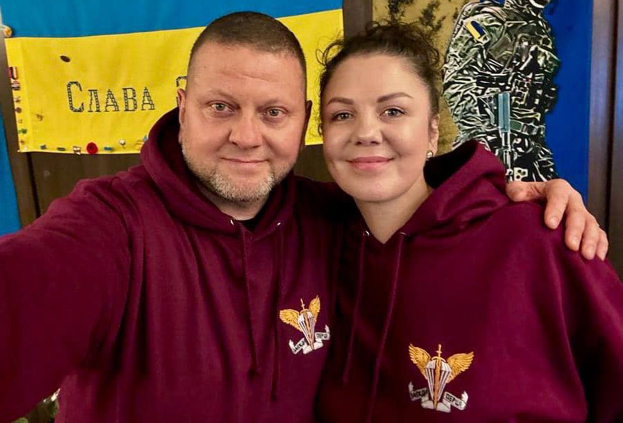 Залужний замилував мережу світлиною з дружиною Залужний замилував мережу світлиною з дружиною