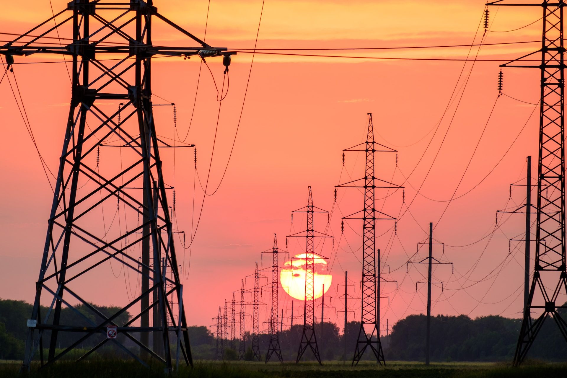 В Україні зафіксували дефіцит в енергосистемі: громадян закликають економити електроенергію - 24 Канал