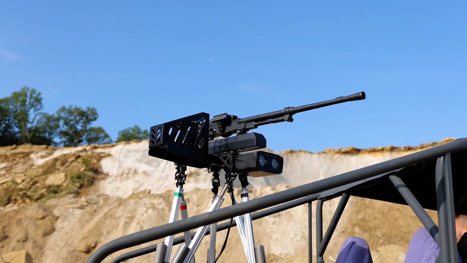 Завдяки мобільності турель полегшує виконання завдань Завдяки мобільності турель полегшує виконання завдань