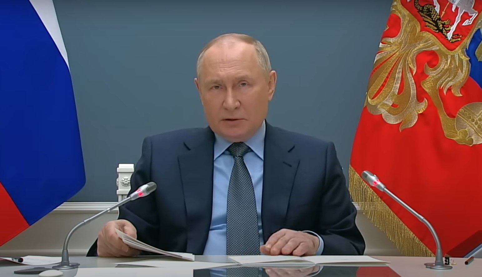 Путин читал речь по бумажке на саммите G20