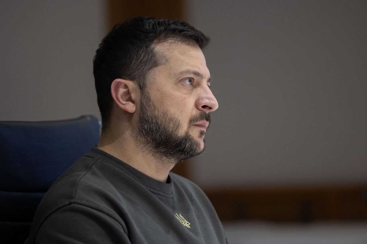 Зеленський підписав нові санкції проти фізичних осіб Зеленський підписав нові санкції проти фізичних осіб