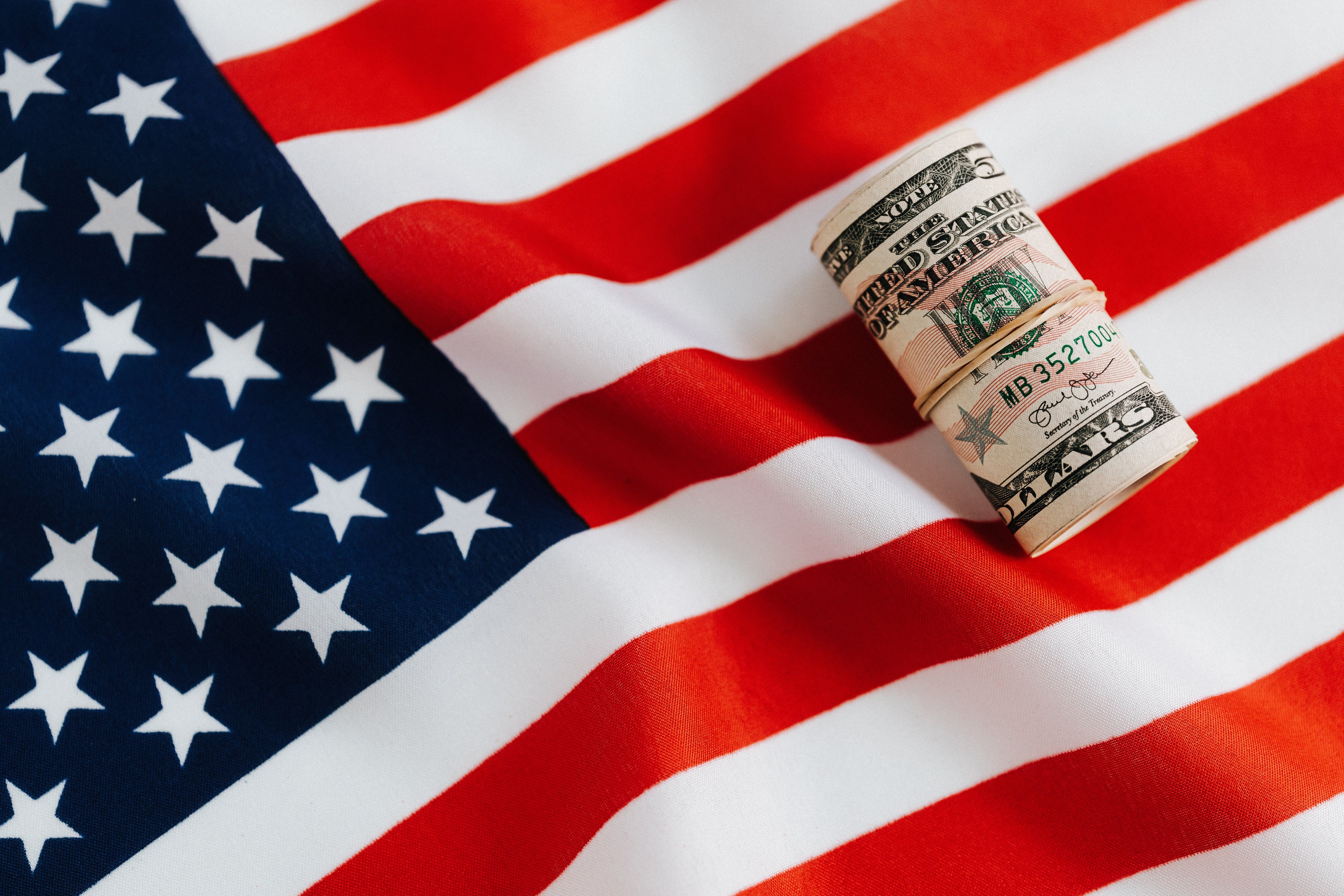  США привлекли миллиарды долларов инвестиций в свою экономику
