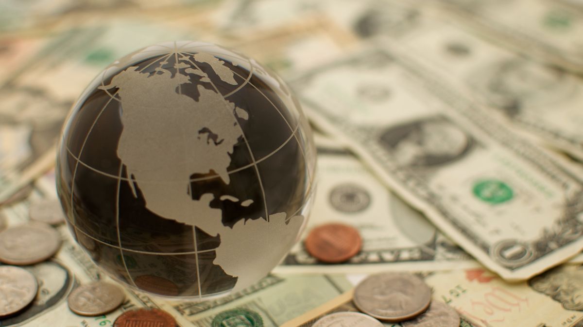 Глобальная экономика замедляется Глобальная экономика замедляется