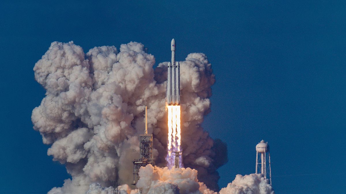 Ракети SpaceX створюють унікальні червоні сяйва, розриваючи атмосферу
