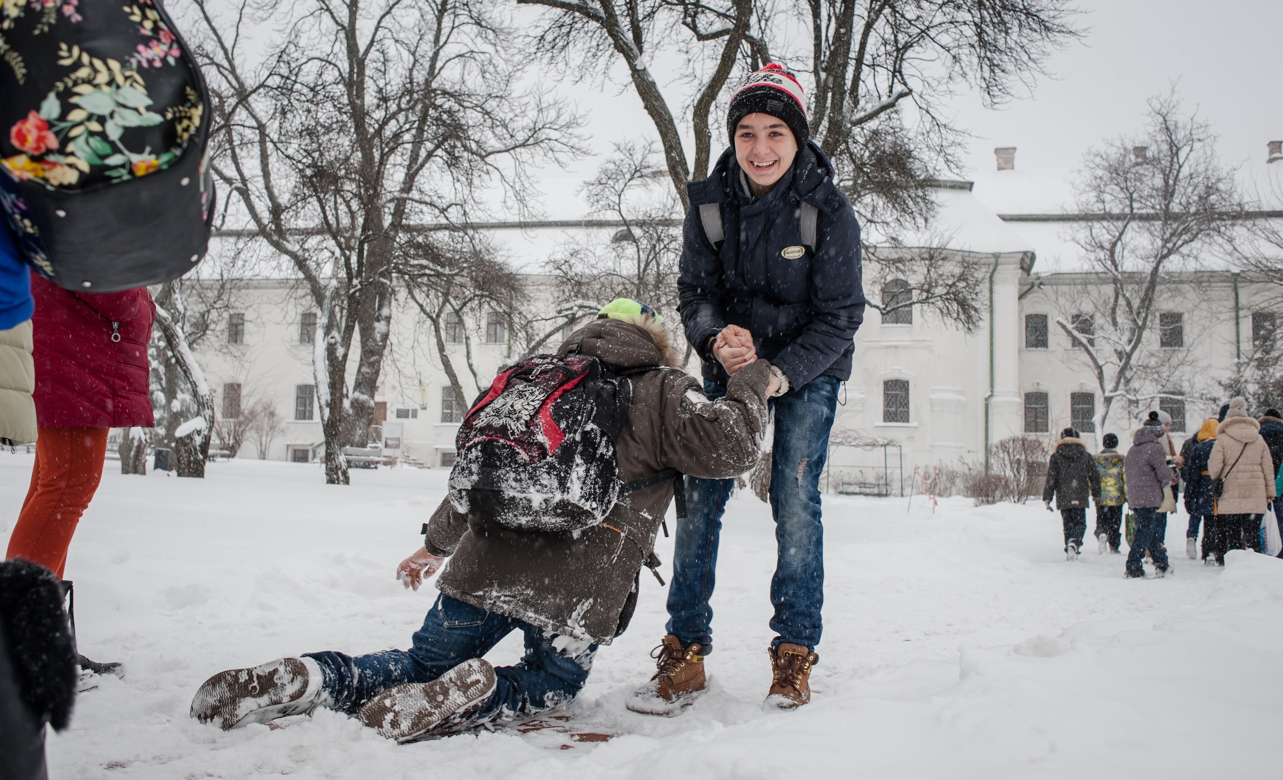 Зимові канікули у школах Івано-Франківська 2023 - 2024 - учні можуть відпочивати місяць Зимові канікули у школах Івано-Франківська 2023 - 2024 - учні можуть відпочивати місяць