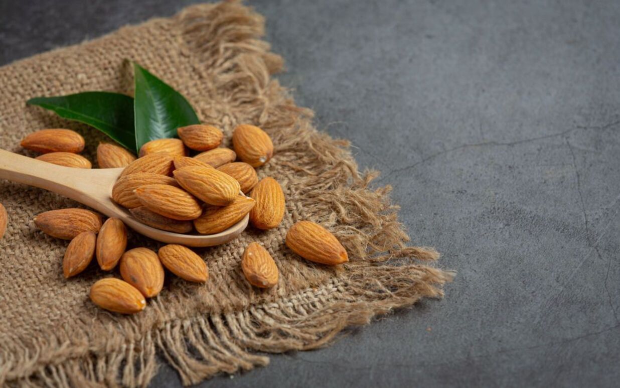 Как будет миндаль на украинском - как назвать этот орех правильно на украинском Как будет миндаль на украинском - как назвать этот орех правильно на украинском