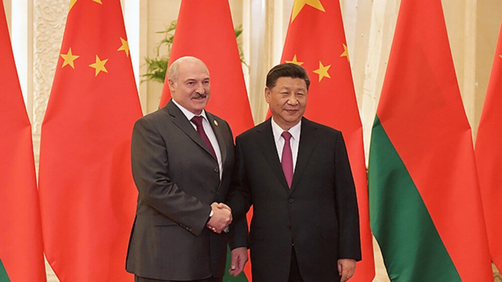 Лукашенко зустрівся з Сі Цзіньпіном