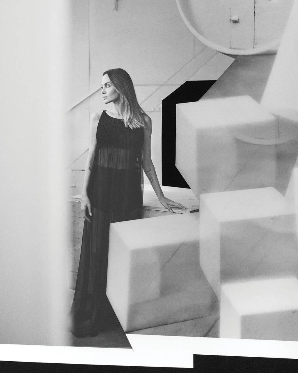 Анджелина Джоли в наряде Atelier Jolie