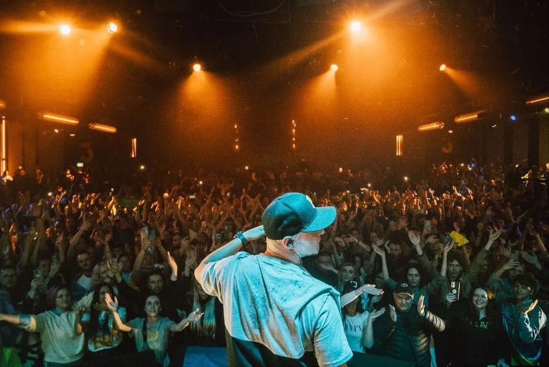 Бумбокс собирают средства для ВСУ на концертах Бумбокс собирают средства для ВСУ на концертах