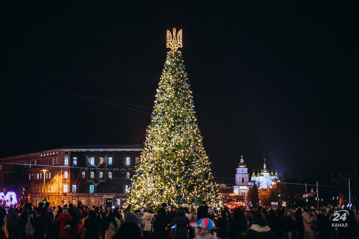 Как на украинском будет елка - два интересных ответчика на замену Как на украинском будет елка - два интересных ответчика на замену