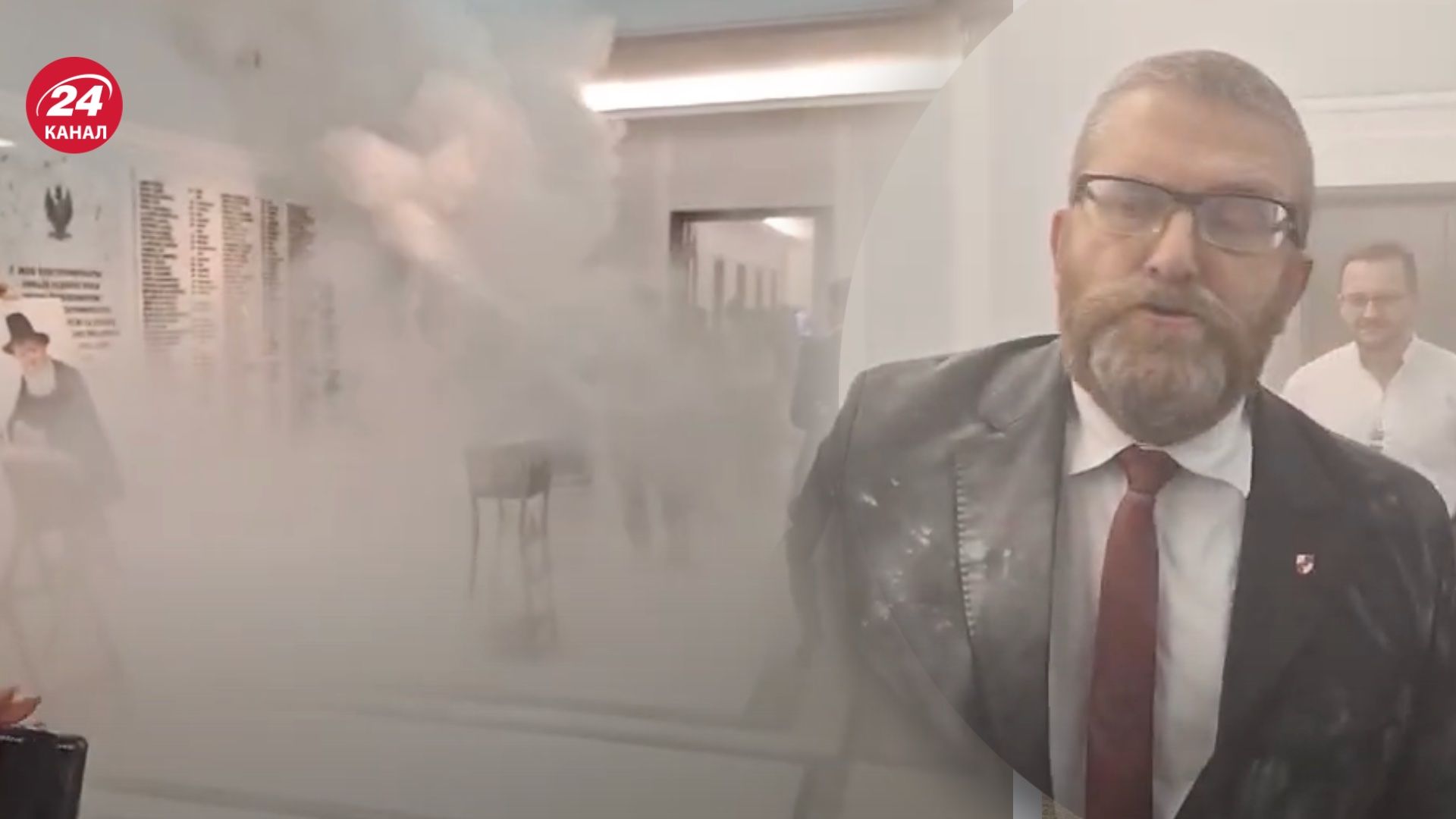 Гжегож Браун загасив вогнегасником ханукальну менору Гжегож Браун загасив вогнегасником ханукальну менору