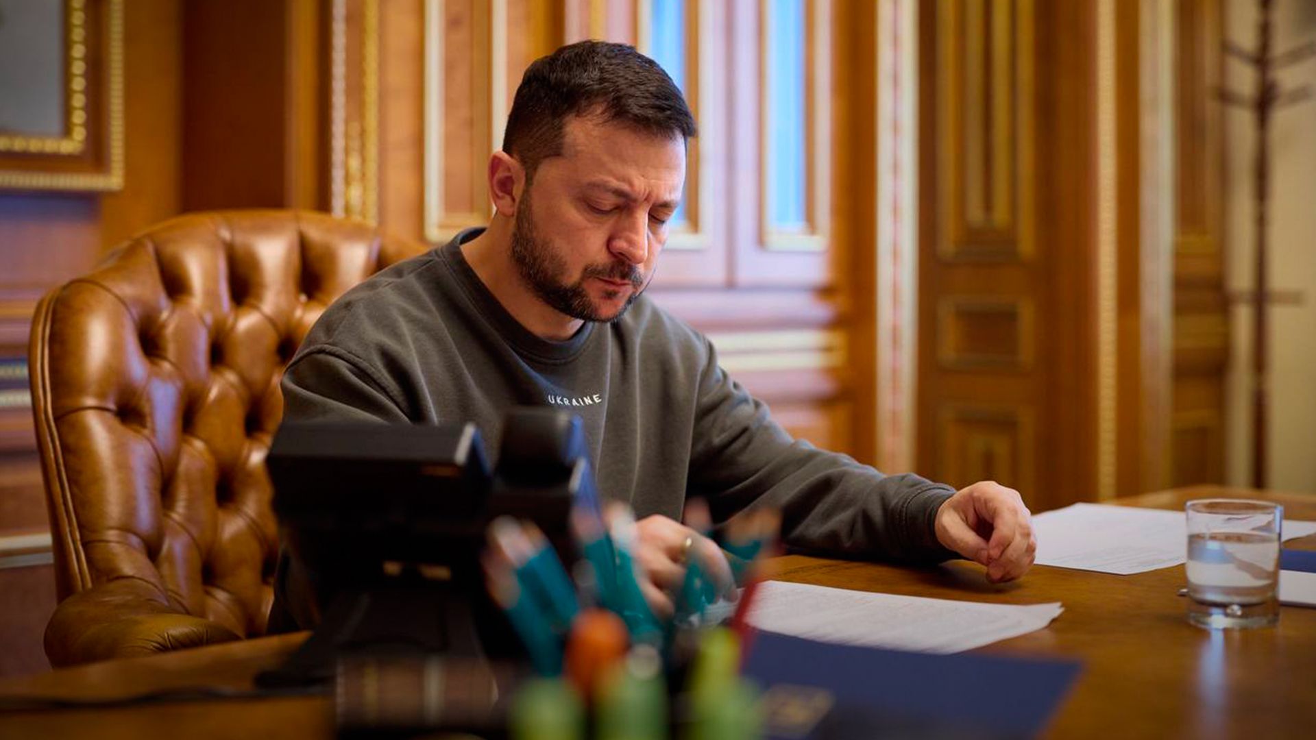 Зеленский побеседовал с Мишелем и Туском Зеленский побеседовал с Мишелем и Туском