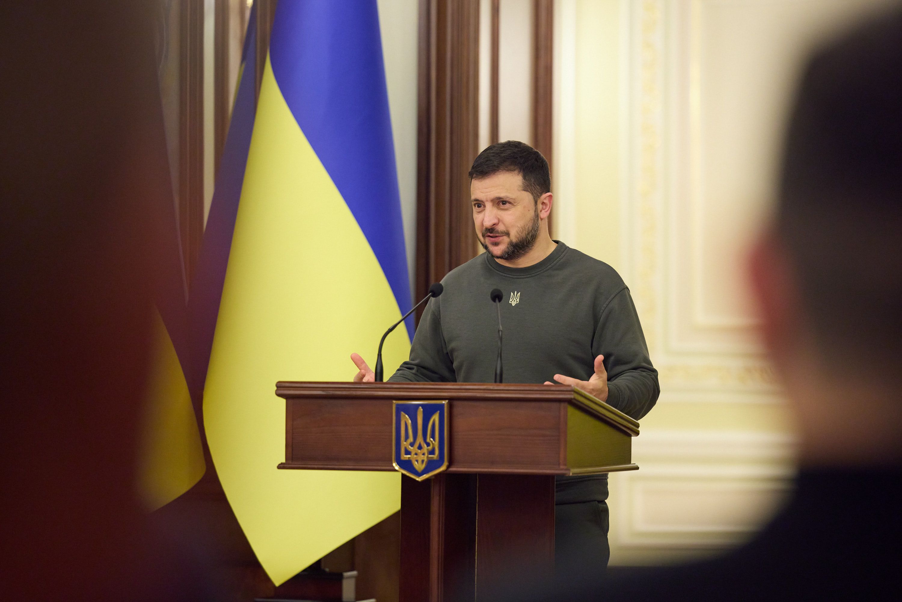 Володимир Зеленський проводить велику пресконференцію Володимир Зеленський проводить велику пресконференцію