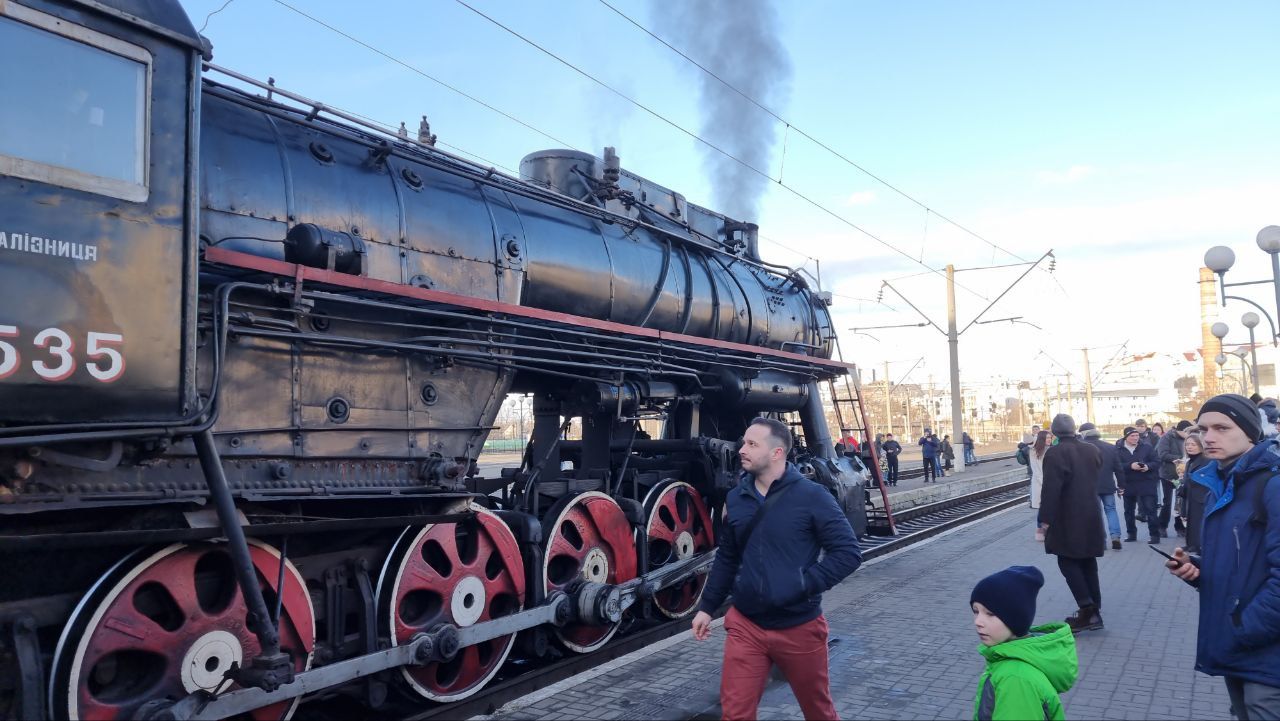 Свято наближається: Укрзалізниця знову запускає у Києві та Львові "Різдвяний експрес" - 24 Канал Свято наближається: Укрзалізниця знову запускає у Києві та Львові "Різдвяний експрес" - 24 Канал