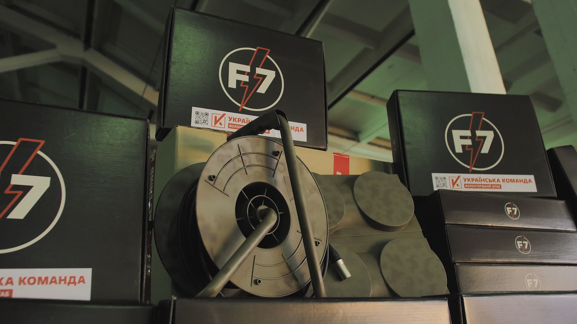 Украинская команда передала 100 дронов защитникам Авдеевки - 24 Канал Украинская команда передала 100 дронов защитникам Авдеевки - 24 Канал