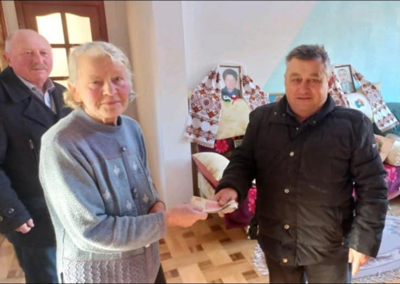 Пенсіонерка купила дрон для військових Пенсіонерка купила дрон для військових