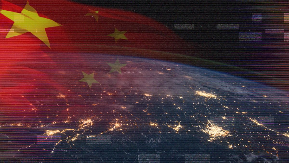 Секретный космический самолет Китая сопровождают шесть малых спутников