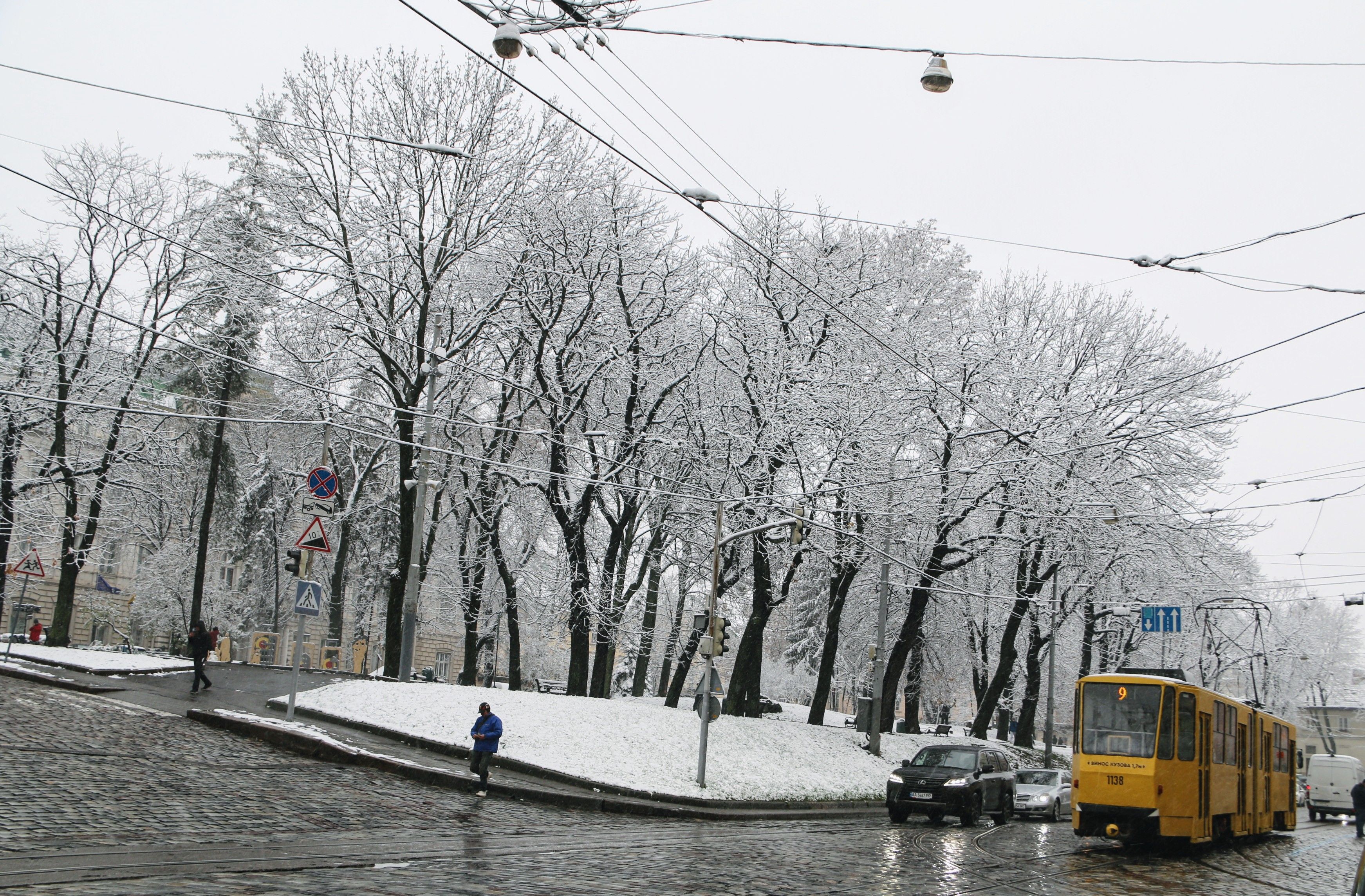 23 грудня 2023 в Україні мокрий сніг, у Карпатах можуть зійти лавини