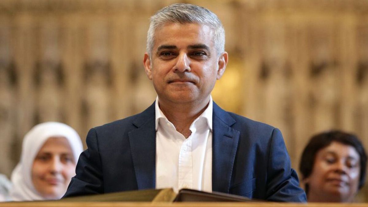 Мер Лондона змінив думку щодо передачі використаних автомобілів Україні Мер Лондона змінив думку щодо передачі використаних автомобілів Україні