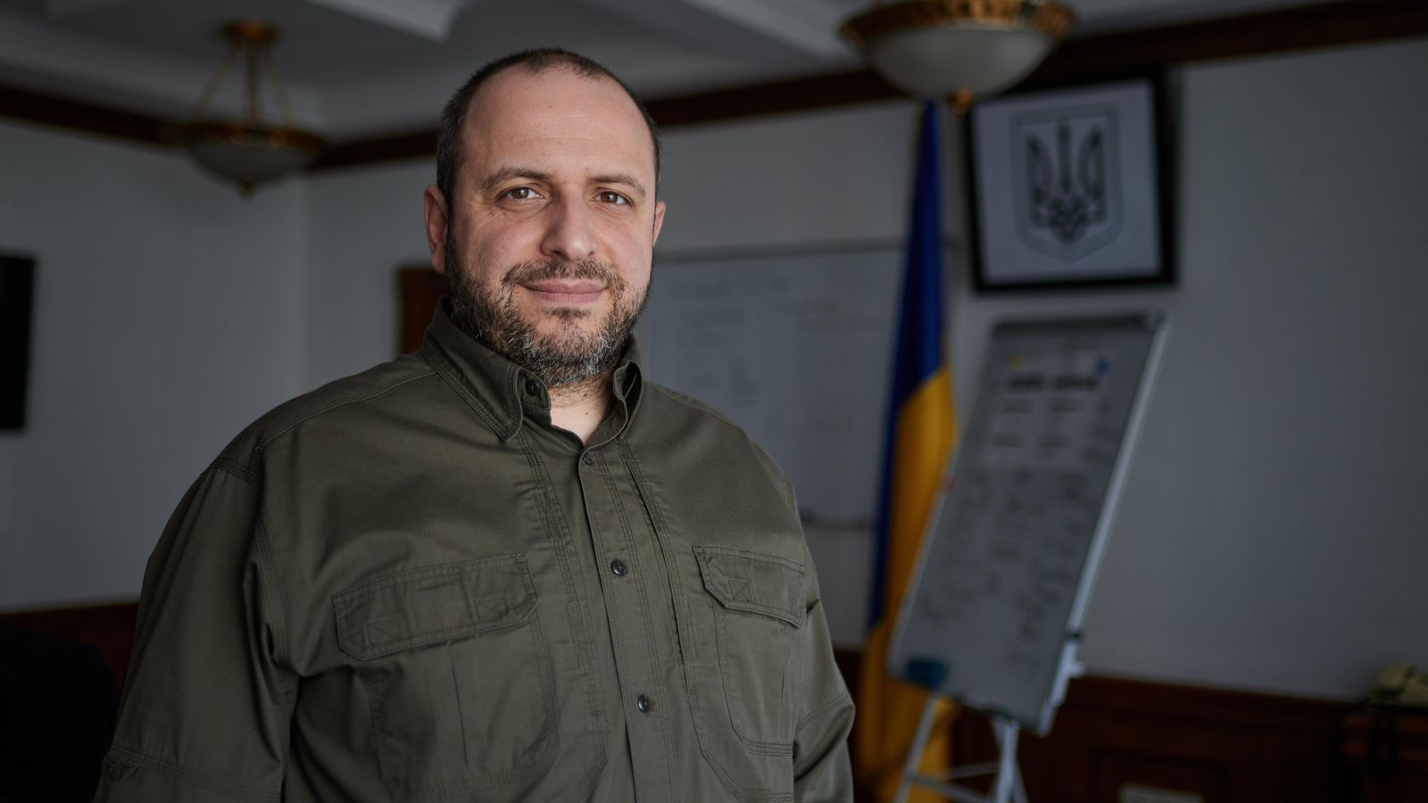 Умєров відповів на питання про звільнення військкомів