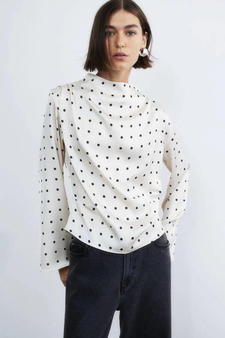Рубашка в горошек / Фото H&M