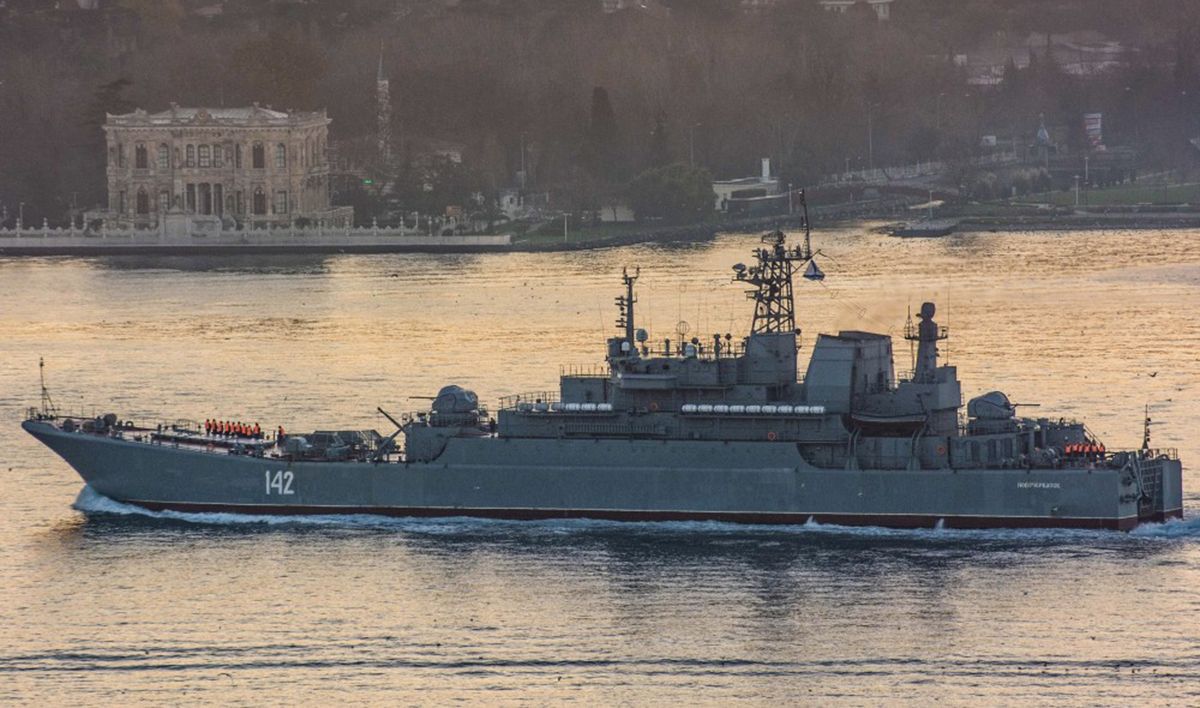 У Криму знищено російський корабель "Новочеркаськ"