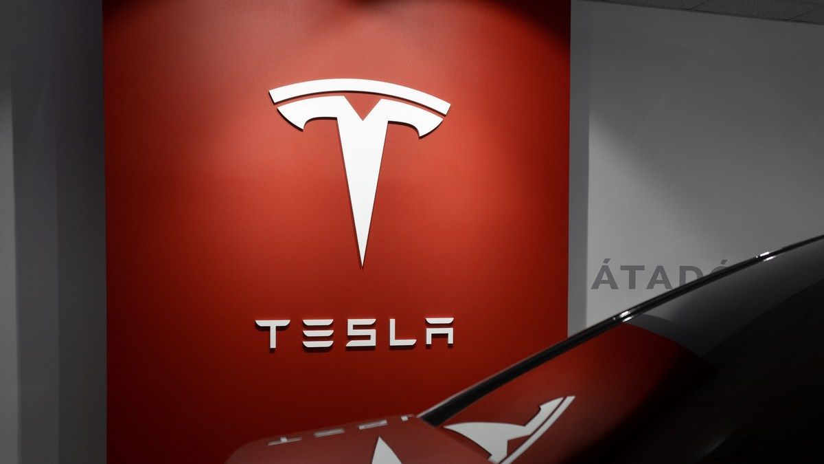 Негативна репутація Ілона Маска майже не впливає на бажання клієнтів Tesla купити автомобіль