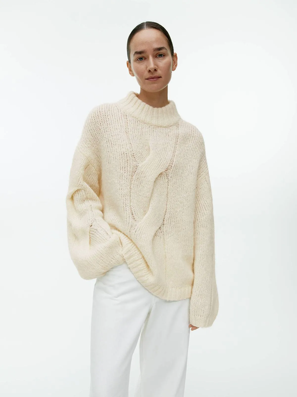 Стильний і затишний светр / Фото ARKET Стильний і затишний светр / Фото ARKET