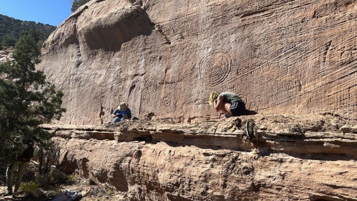 Знайдені наскальні малюнки в Касл-Рок-Пуебло Знайдені наскальні малюнки в Касл-Рок-Пуебло