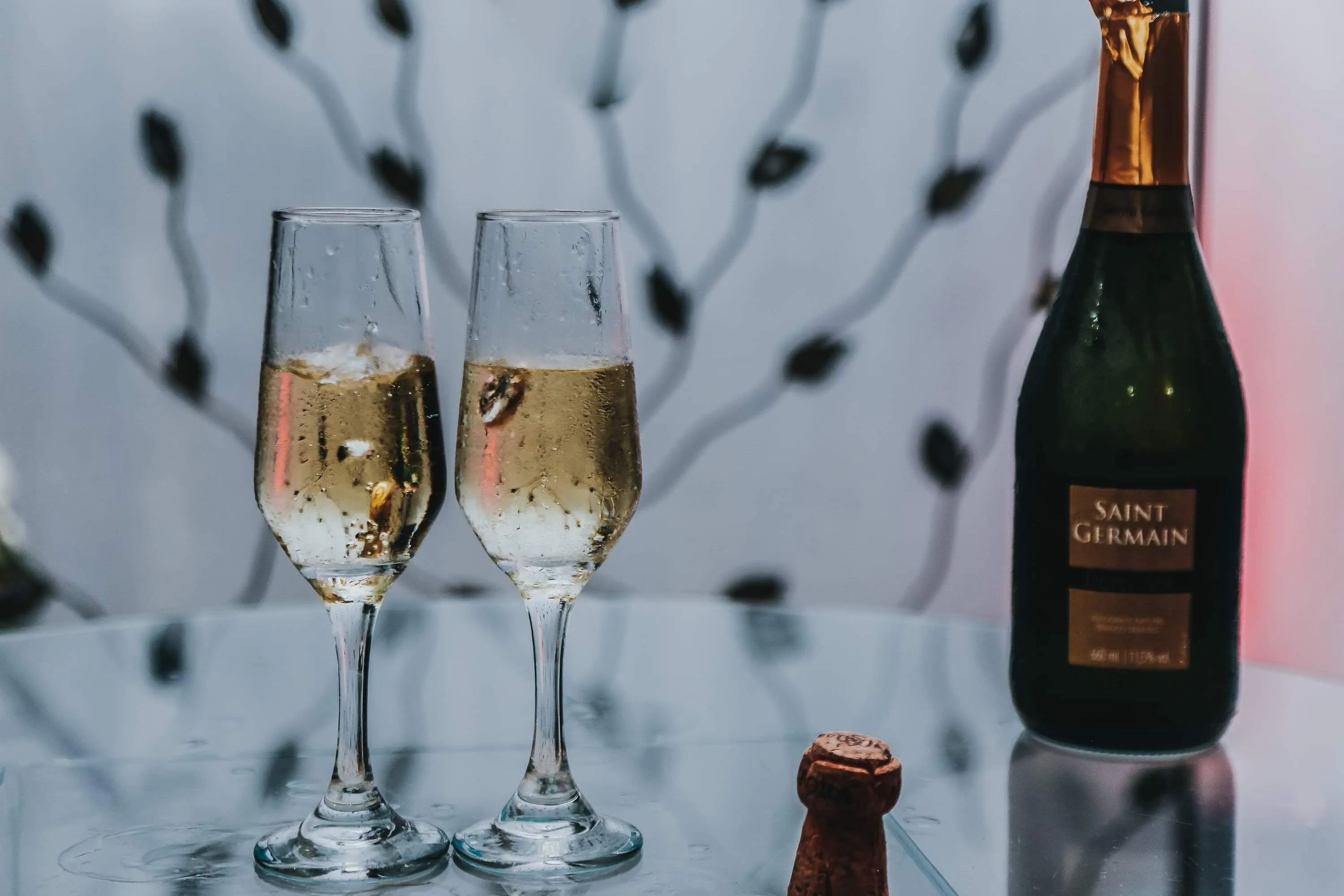 Яка відмінність між просекко й шампанським