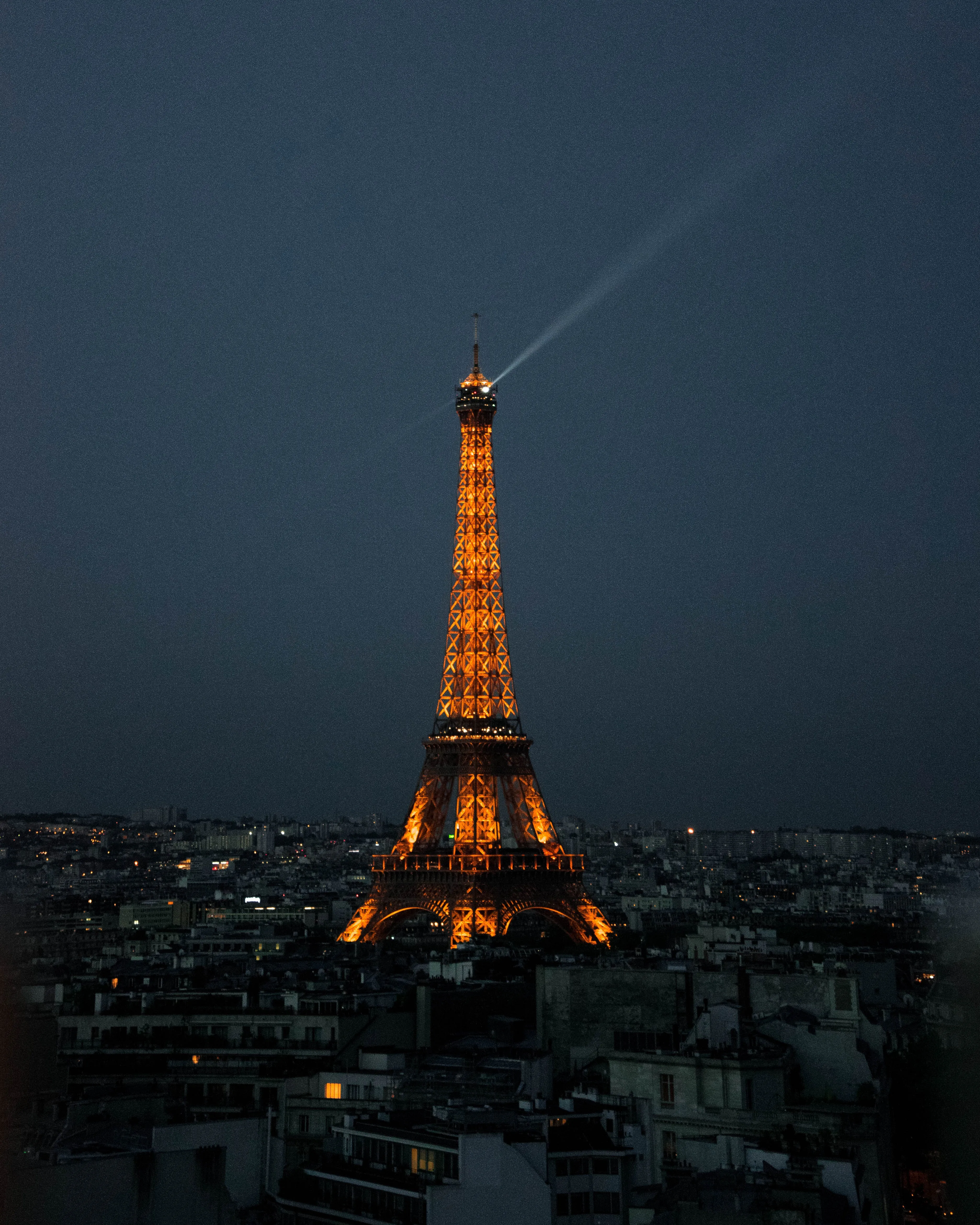 Ейфелева вежа в Парижі