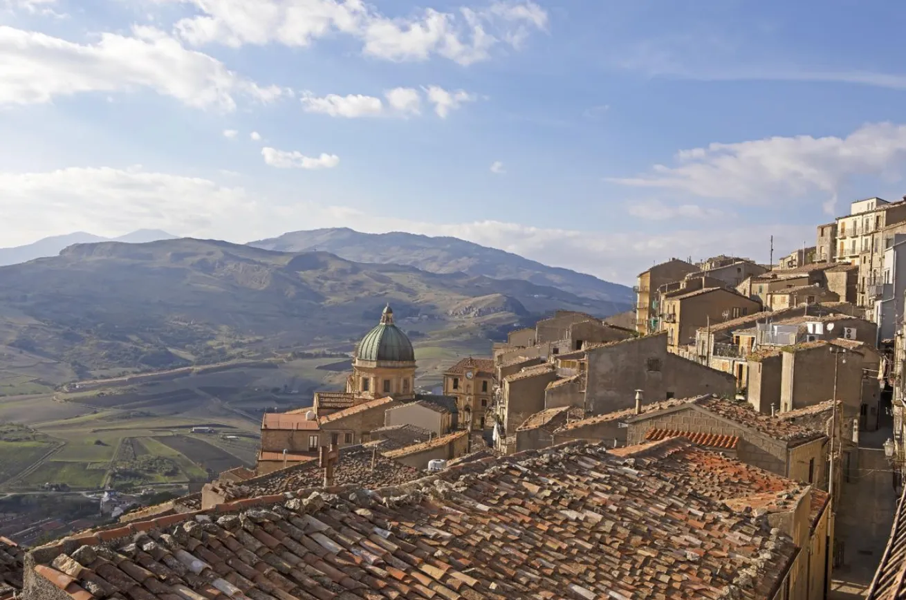 Мальовниче поселення Ганджі на Сицилії Мальовниче поселення Ганджі на Сицилії