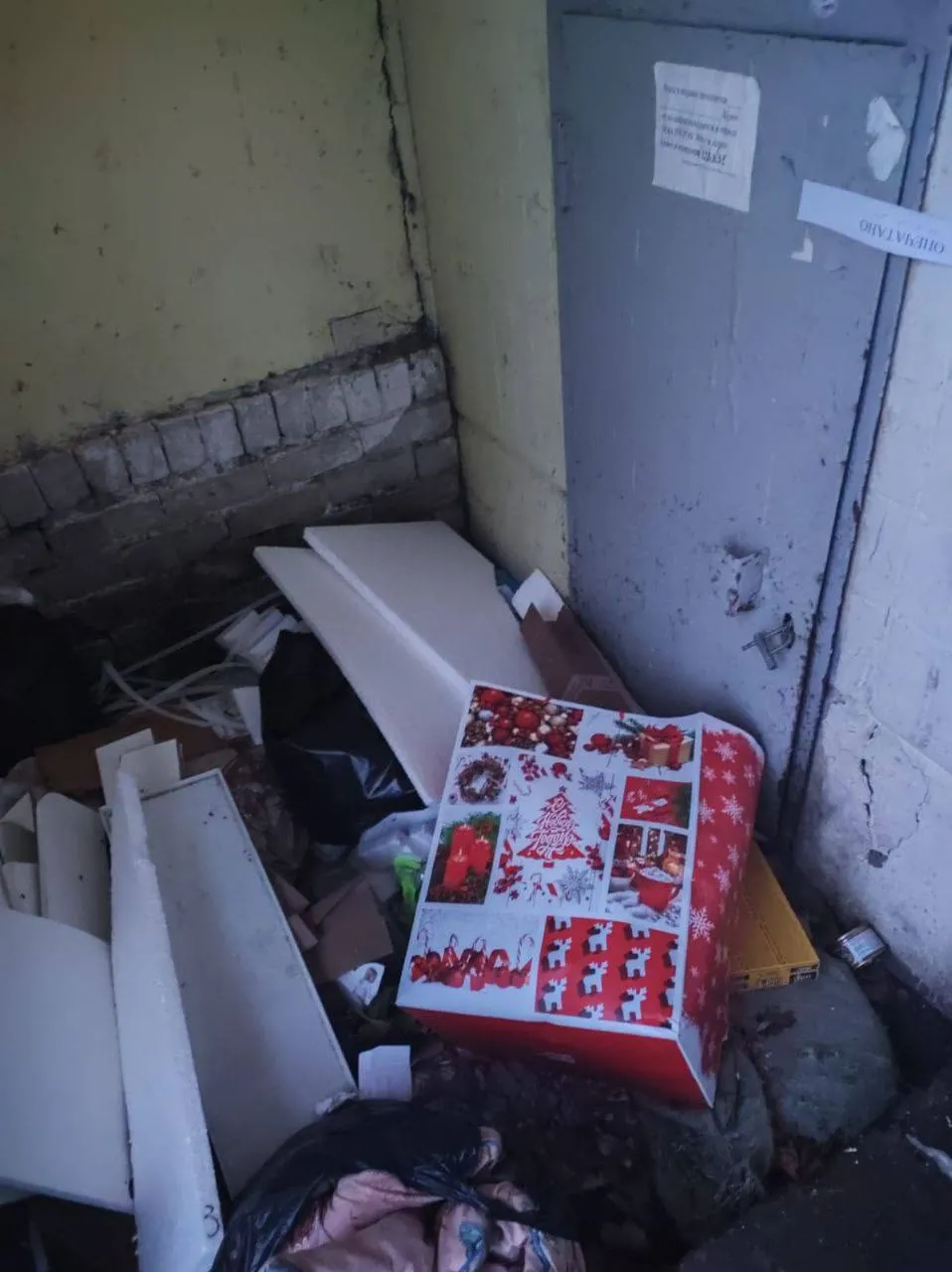 В Белгороде россиян не пустили в подъезд во время обстрела В Белгороде россиян не пустили в подъезд во время обстрела