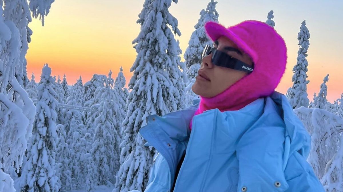 Корячка відправилась у Лапландію з чоловіком і донькою