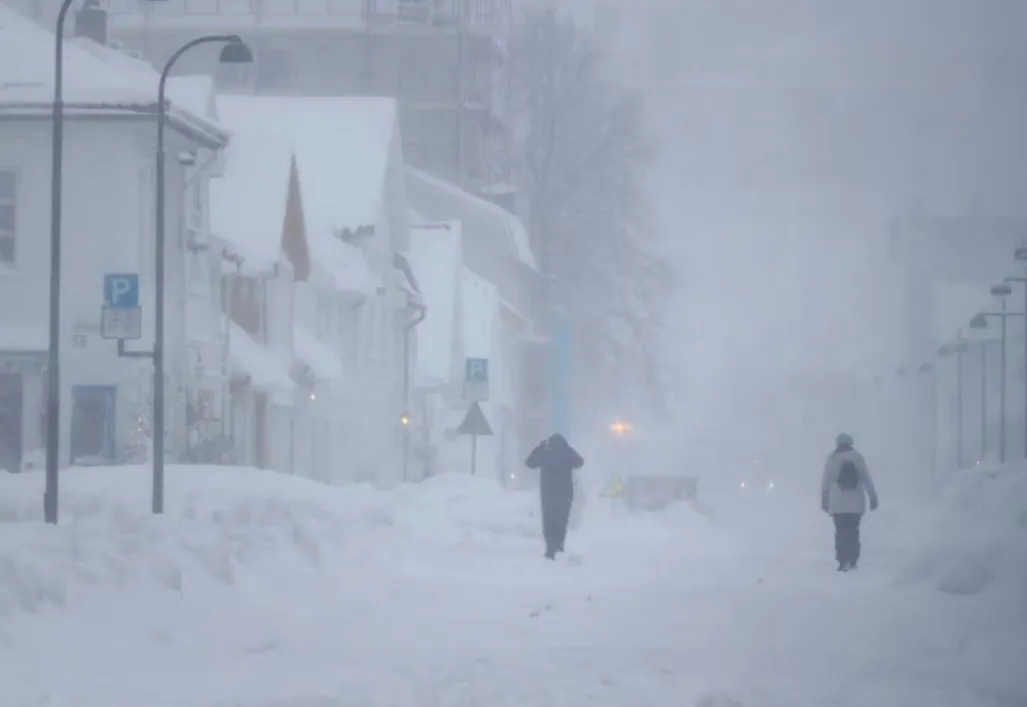 Норвегію засипало снігом Норвегію засипало снігом