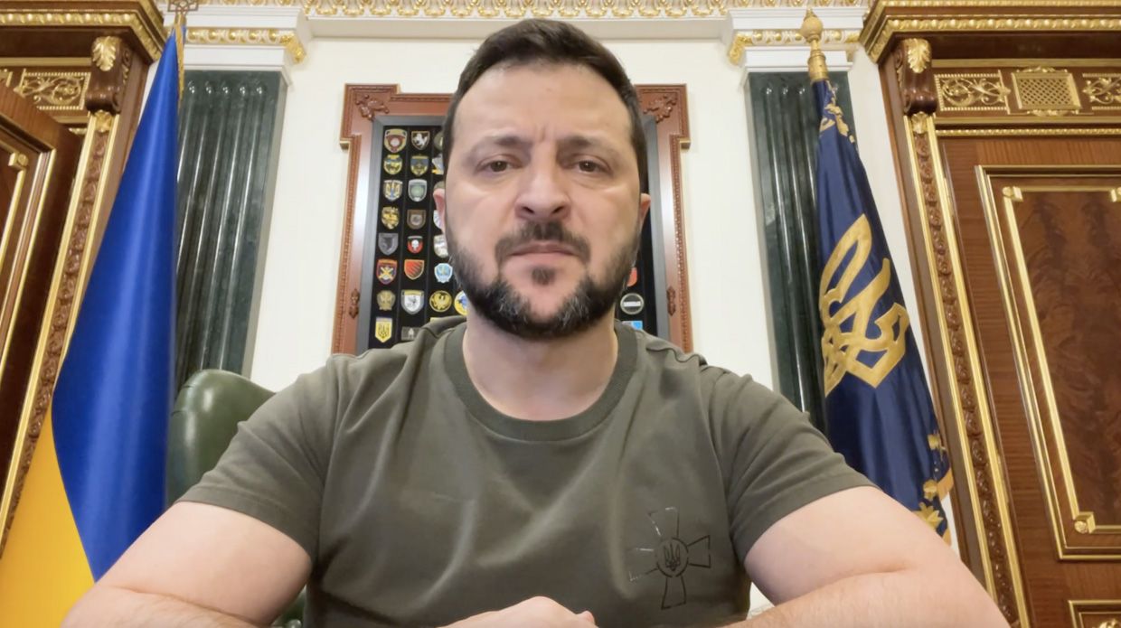 Зеленський звернувся до українців Зеленський звернувся до українців