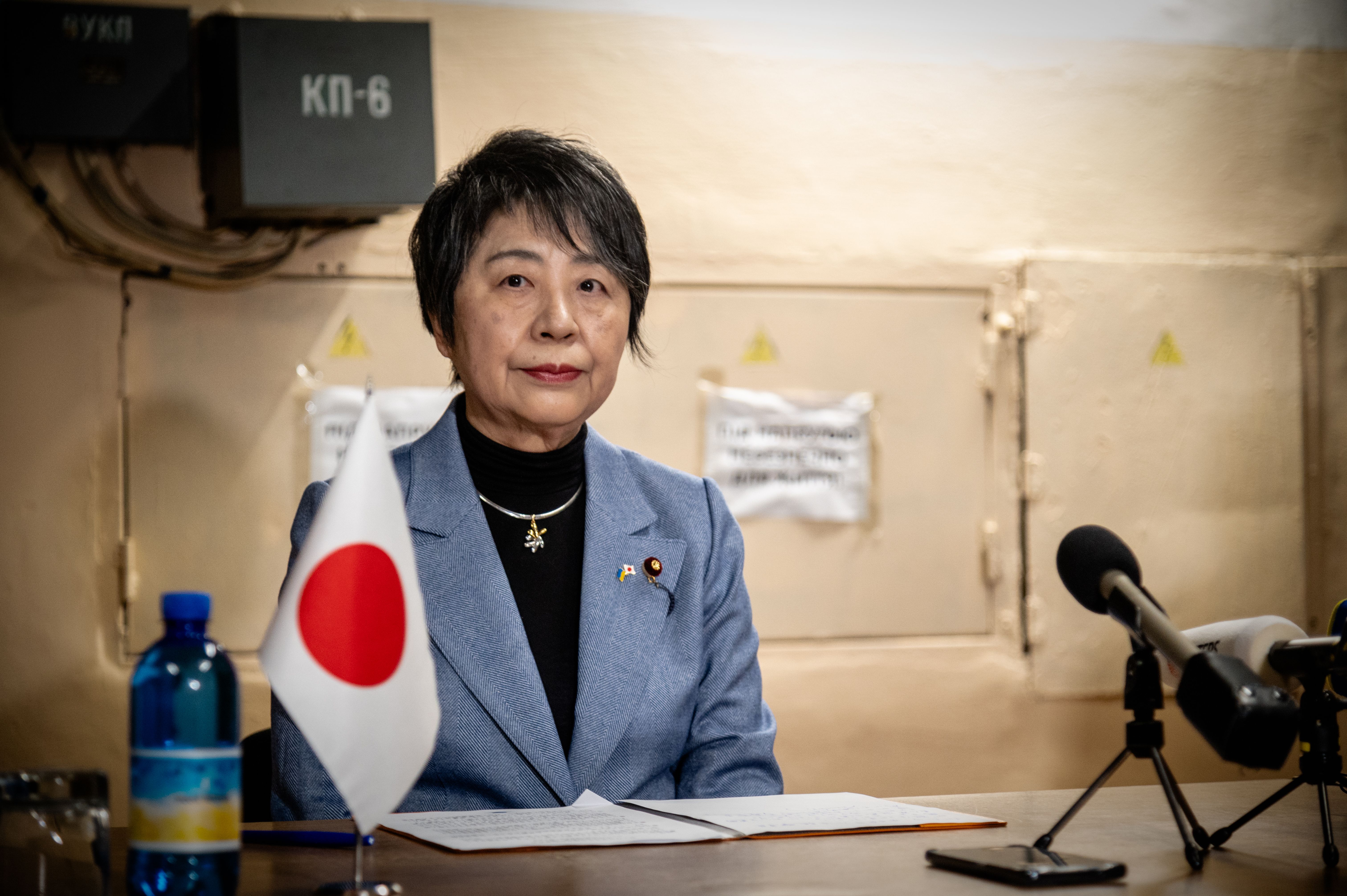 Йоко Камикава давала брифинг в подвале из-за тревоги в Киеве 7 января - фото и видео на 24 Канале Йоко Камикава давала брифинг в подвале из-за тревоги в Киеве 7 января - фото и видео на 24 Канале