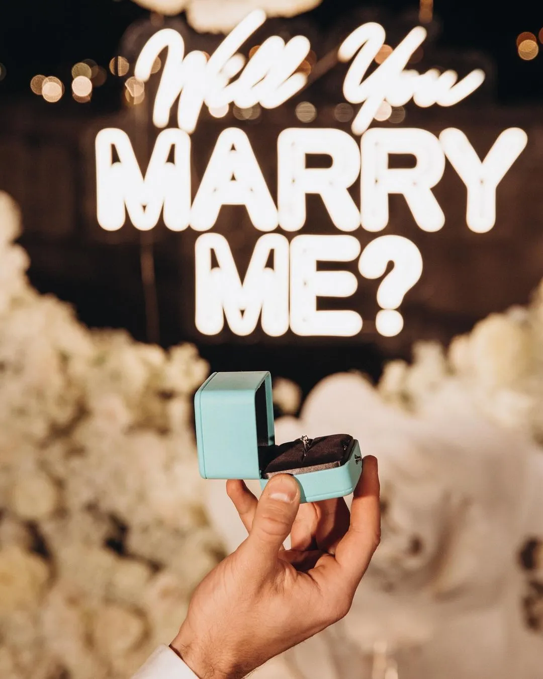 Нещерет зробив пропозицію коханій Нещерет зробив пропозицію коханій