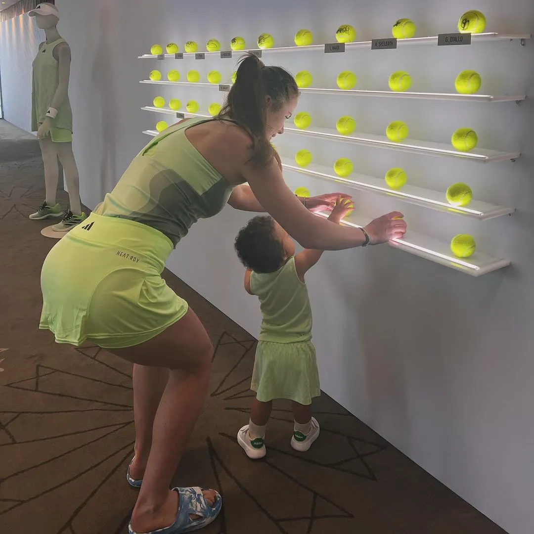 Еліна Світоліна з донечкою Скай Еліна Світоліна з донечкою Скай