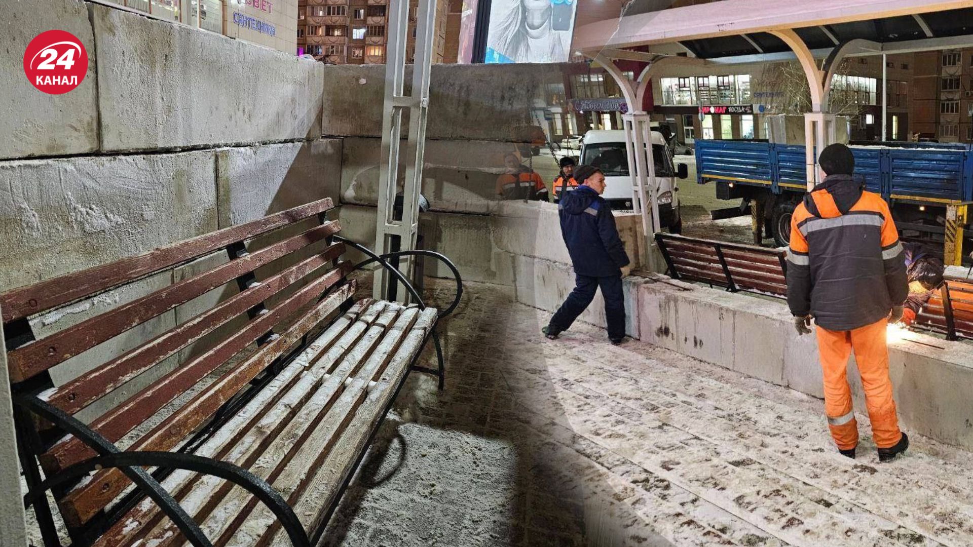 Зупинки у Бєлгороді укріплюють бетонними блоками Зупинки у Бєлгороді укріплюють бетонними блоками