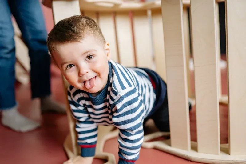 Веселий хлопчик Веселий хлопчик