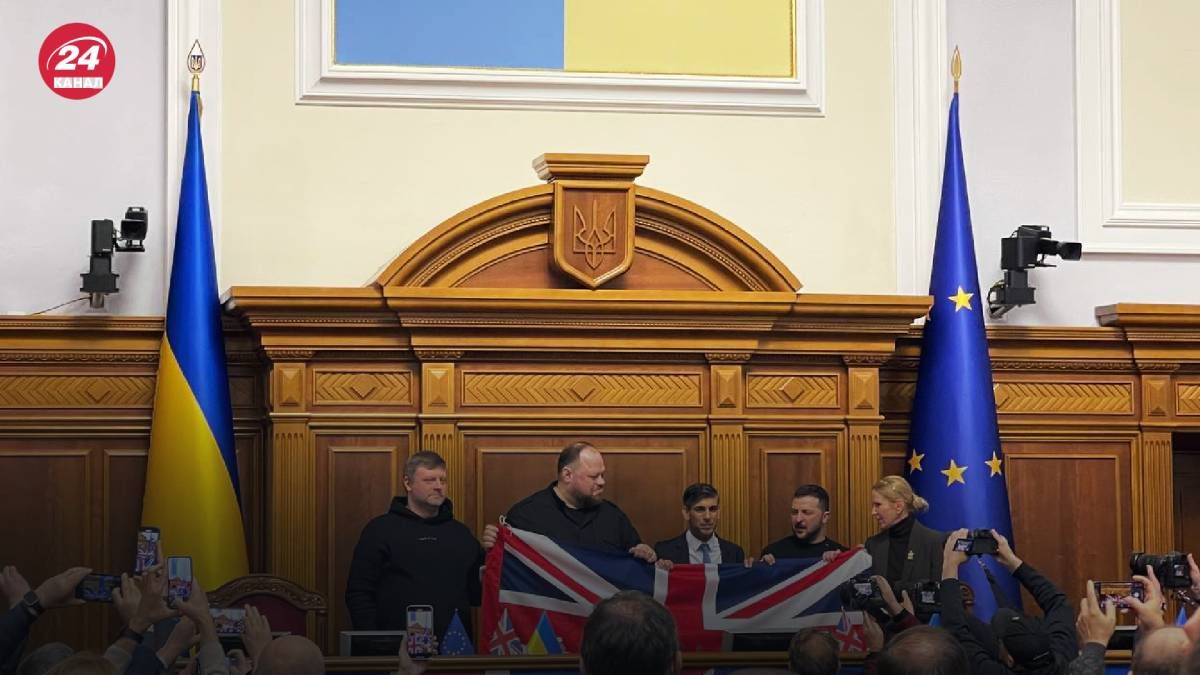 Сунак заявив, що Україні більше не доведеться благати Британію про допомогу Сунак заявив, що Україні більше не доведеться благати Британію про допомогу