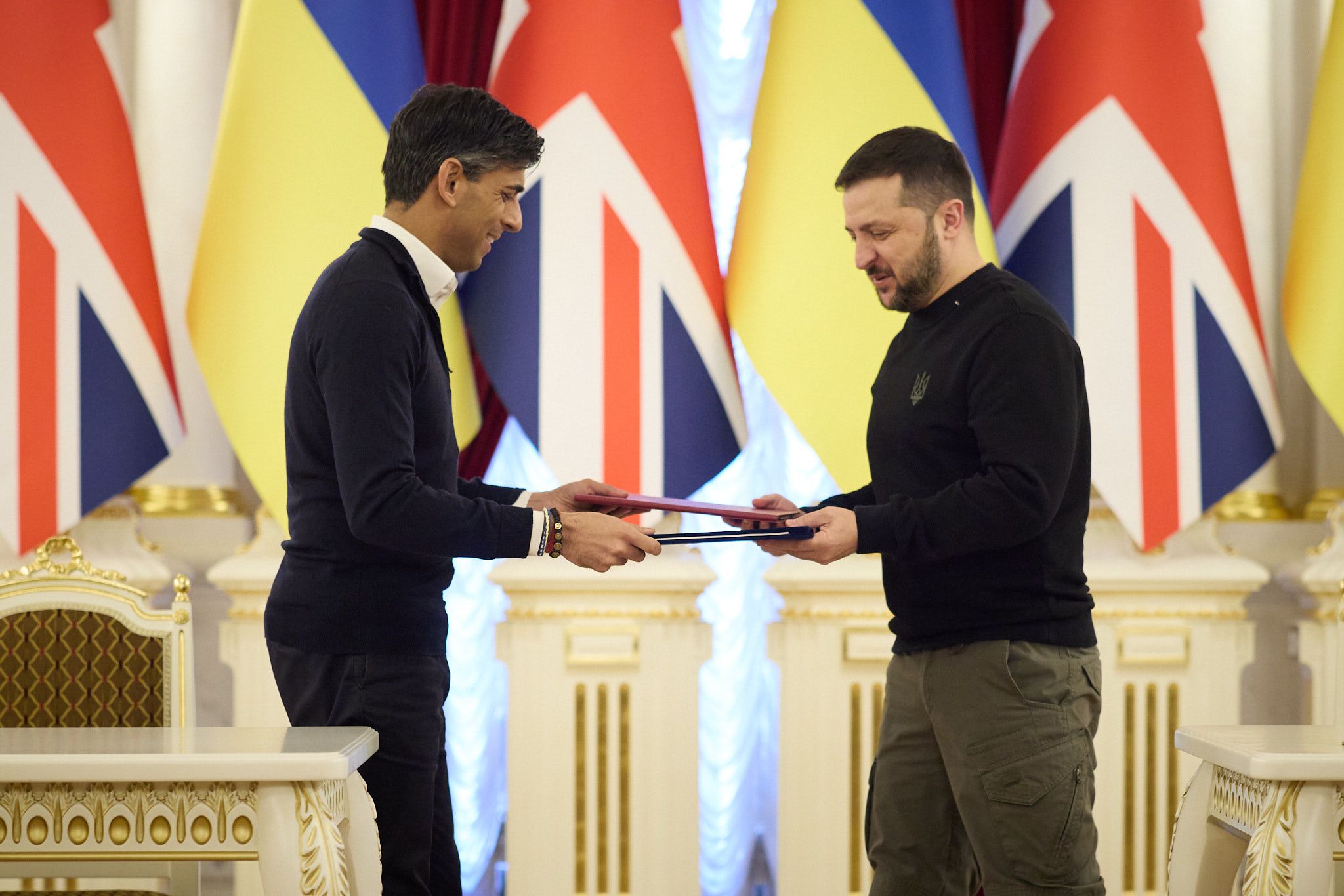 Україна та Британія підписали безпекову угоду Україна та Британія підписали безпекову угоду