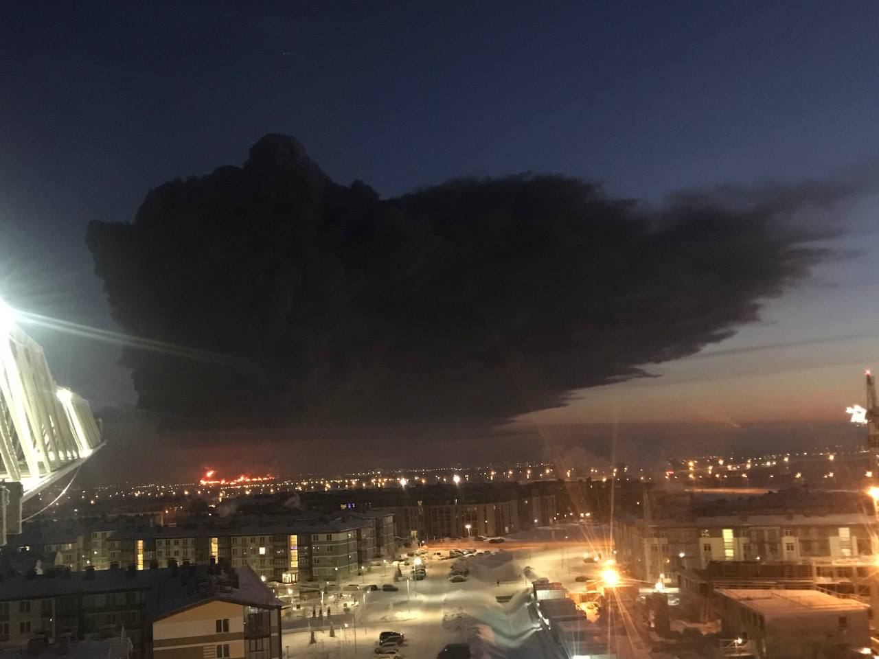 Россиянам жалуются из-за последствий мощного пожара Россиянам жалуются из-за последствий мощного пожара