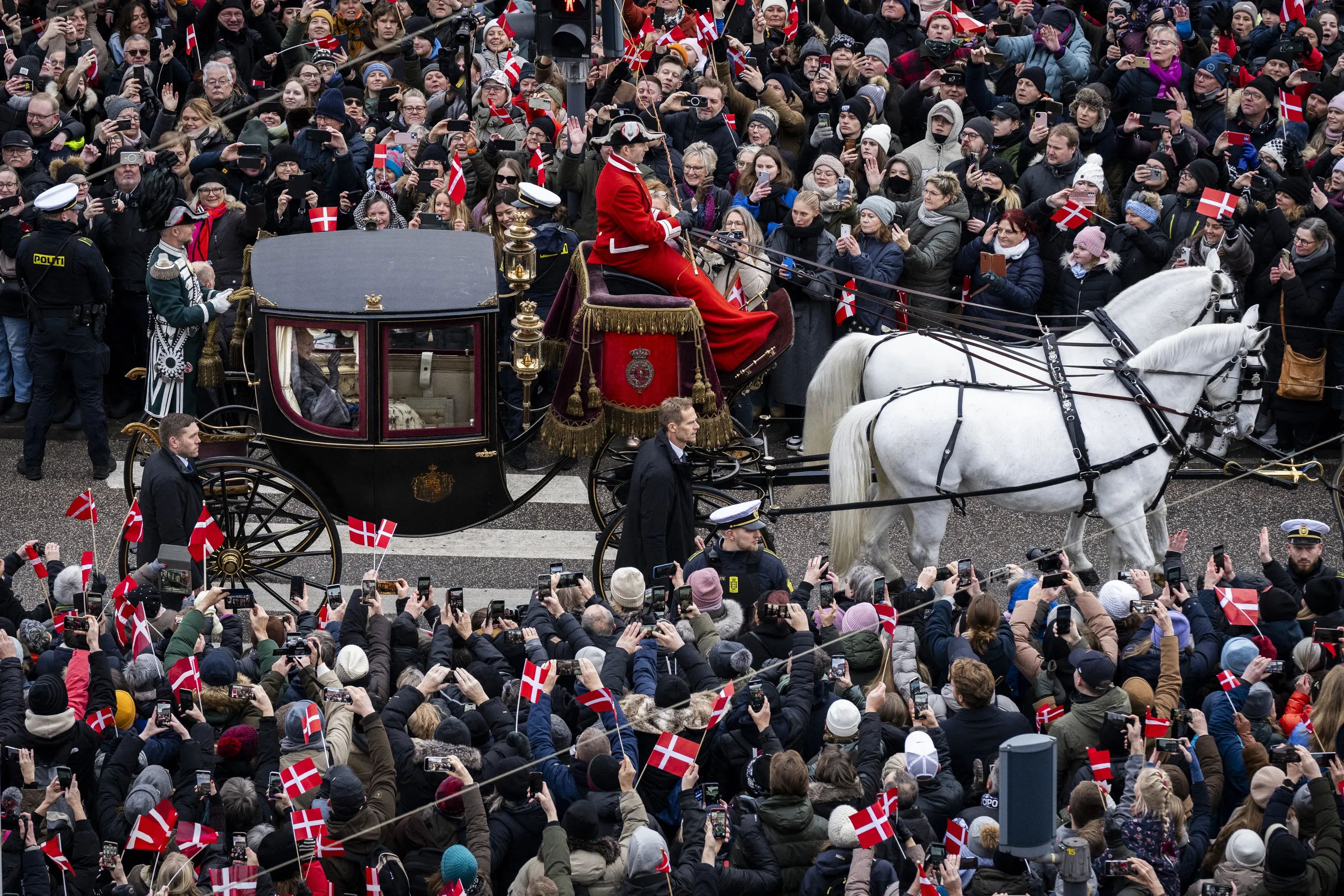 Карета їде до замку