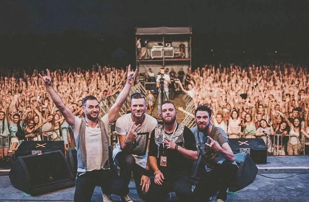 Архівні кадри БЕЗ ОБМЕЖЕНЬ Архівні кадри БЕЗ ОБМЕЖЕНЬ