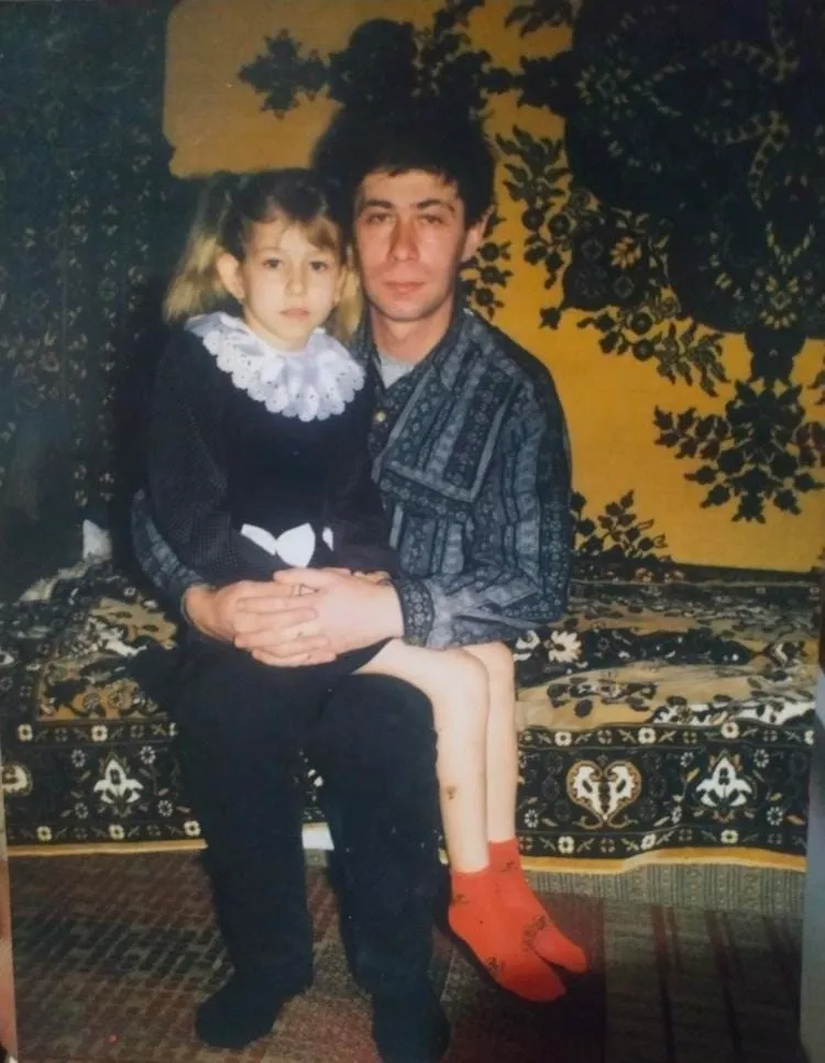 Кирильчук разом зі своєю ще маленькою донькою Анастасією
