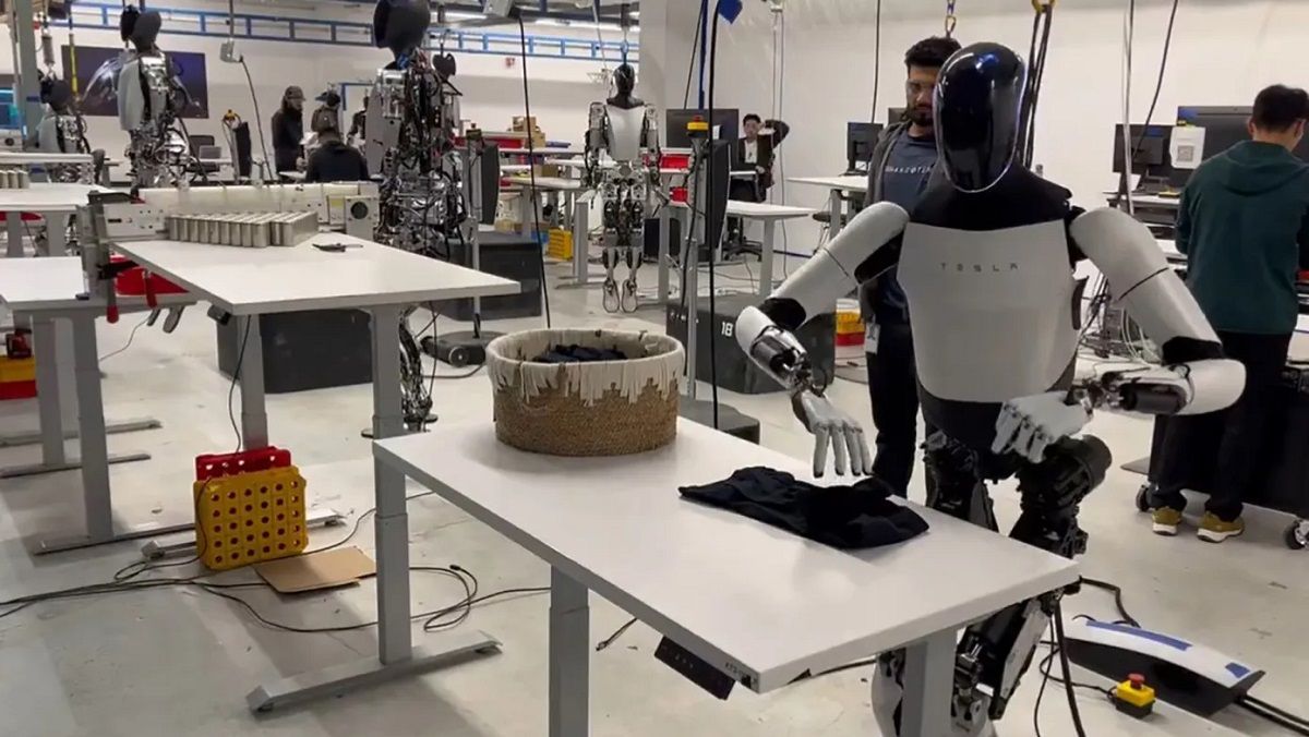 Робот Optimus Робот Optimus