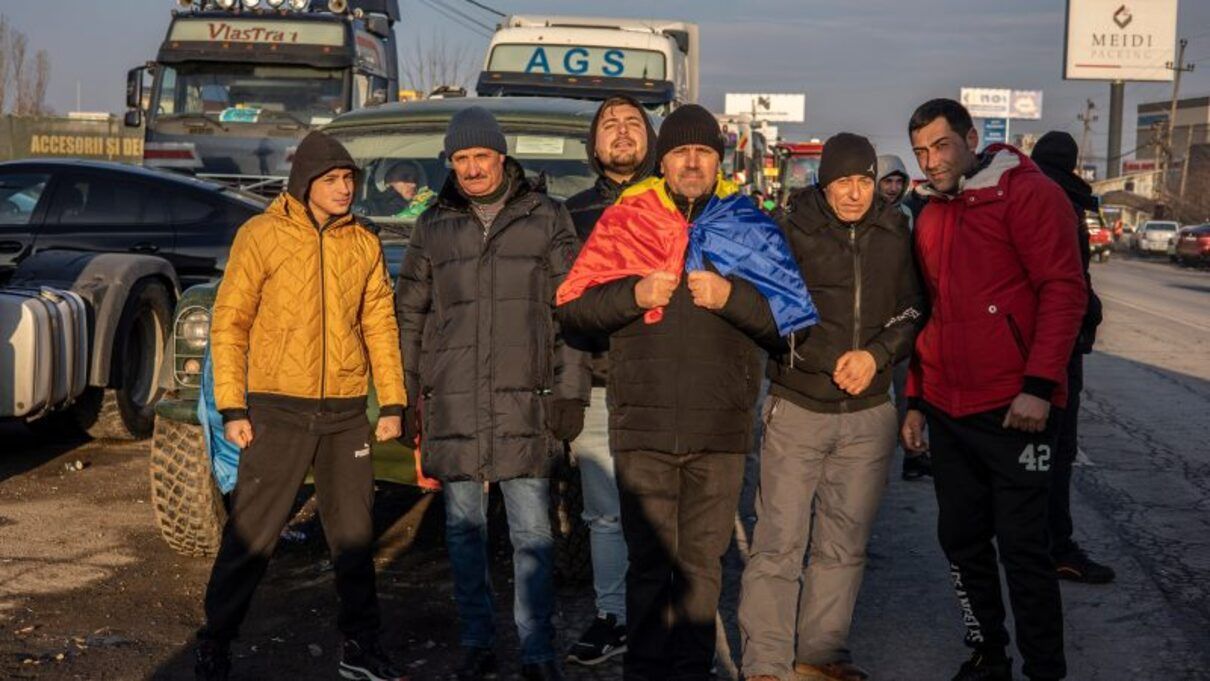 Румунські фермери блокували кордон з Україною